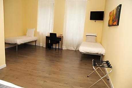 Quadruple Room with Mountain View