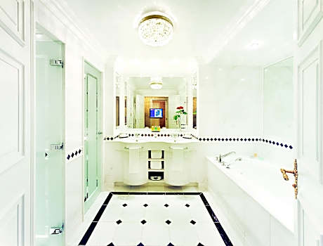 Superior Room, 1 King Bed, Balcony (Balcony)