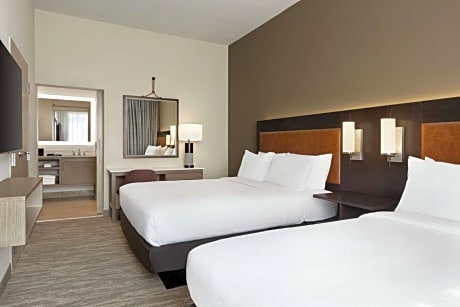2 Queen Beds 2 Room Suite