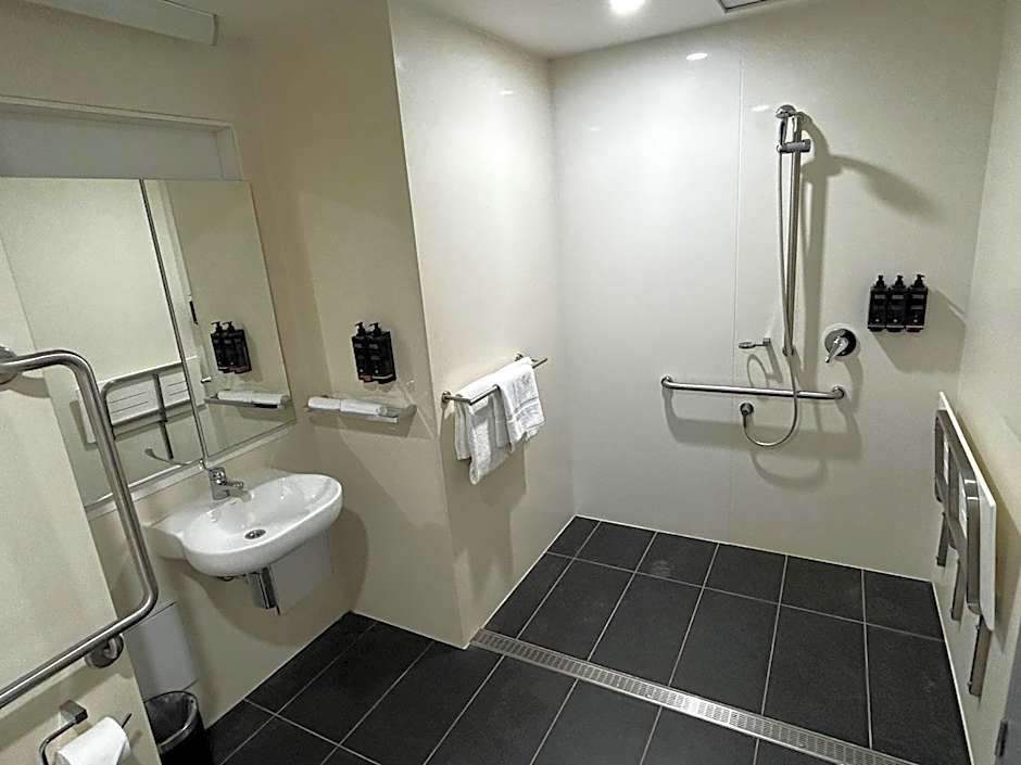 Ibis Darwin Airport Hotel