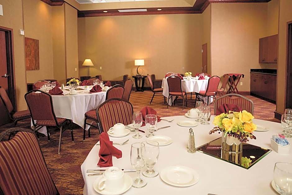 Embassy Suites by Hilton Minneapolis-North