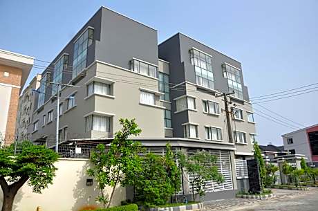 Golden Tulip Oniru Suites