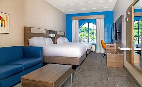 Queen Suite with Two Queen Beds and Sofa Bed