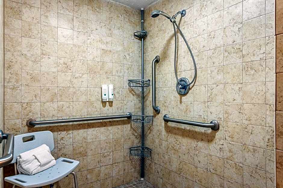 Quality Inn & Suites Ridgeland