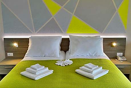 Deluxe Double Room with Balcony and Sea View