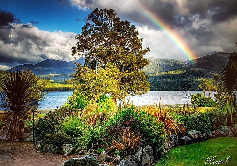 Fiordland Lakeview Motel and Apartments