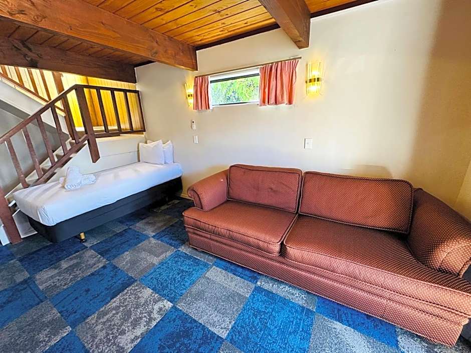 Apex On Fenton Motel