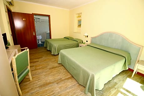 Quadruple Room with Balcony - Disability Access