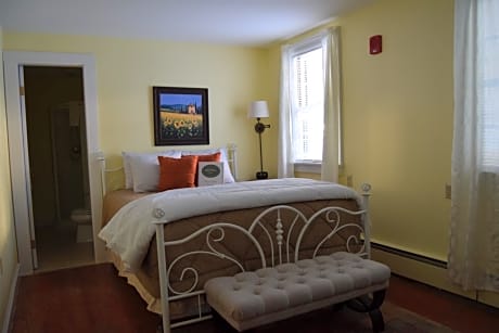 Double Room with Private Bathroom