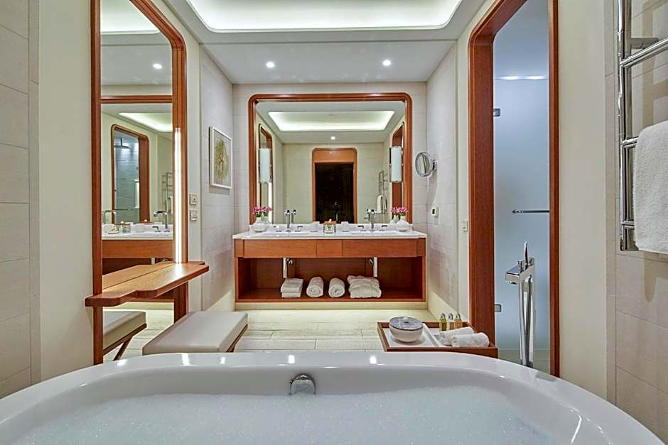 Regent Porto Montenegro By IHG