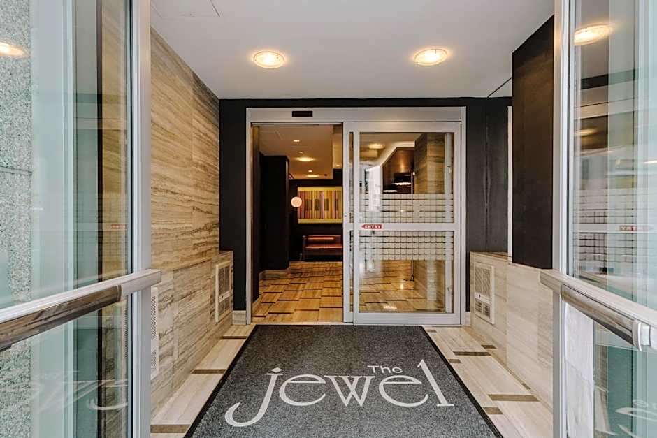 The Jewel, a Club Quarters Hotel, Opposite Rockefeller Center