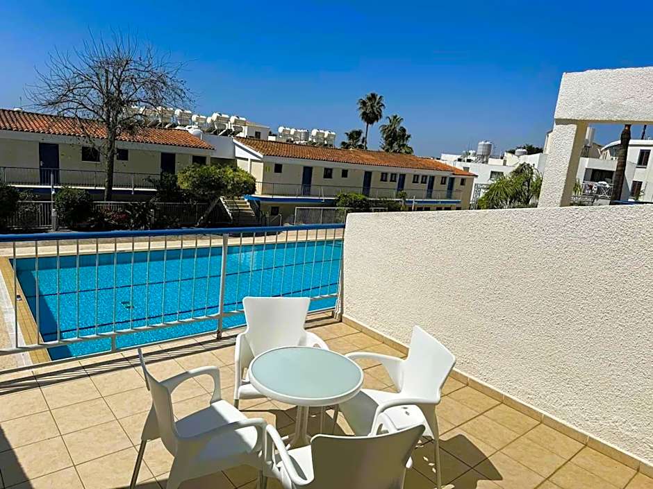 Green Bungalows Hotel Apartments