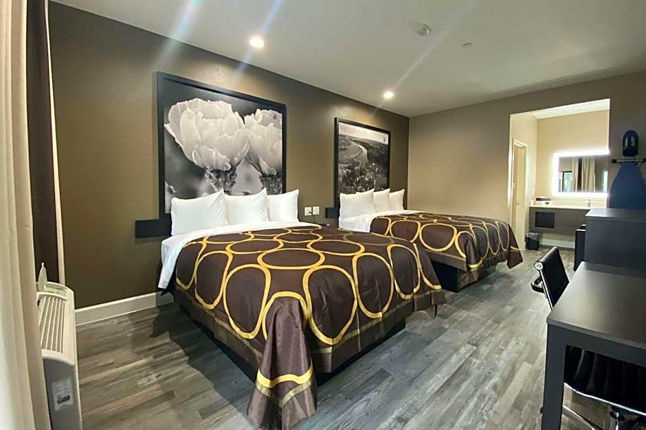 Super 8 by Wyndham Houston NW Beltway 8