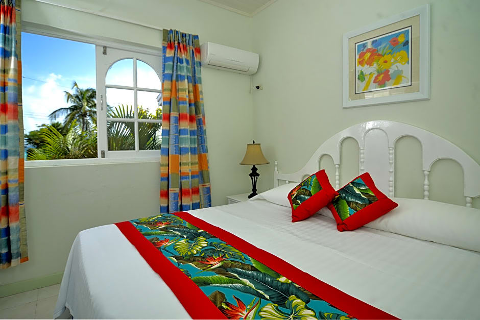 Foto 1 daripada 2 — 1 Bedroom, Garden and Pool View