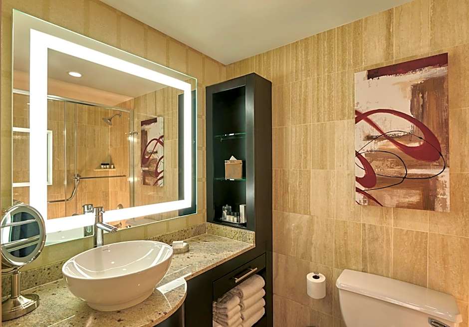 Golden Nugget Hotel & Casino Las Vegas