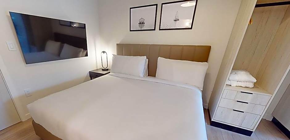 Steveston Waterfront Hotel