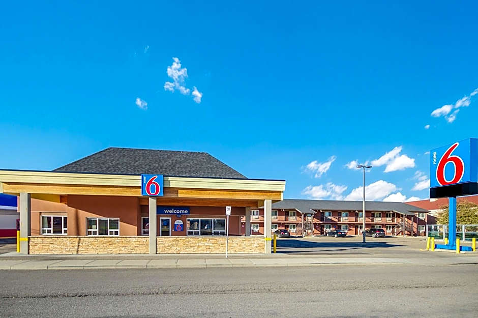 Motel 6-Lethbridge, AB