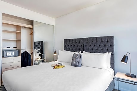 One-Bedroom Luxury Suite