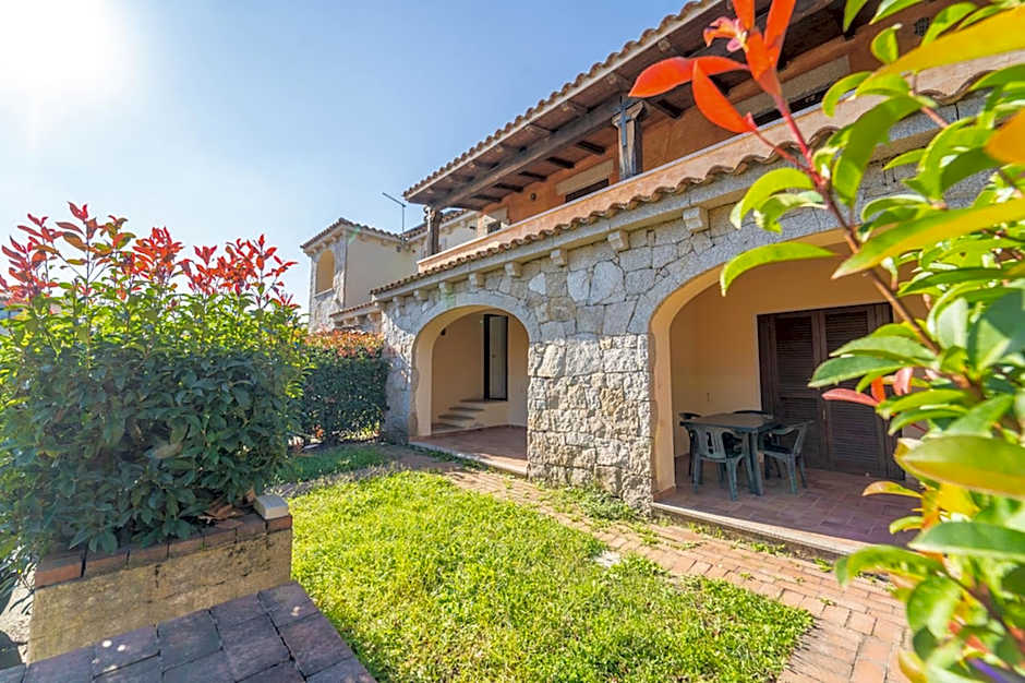 ISS Travel Apartaments, Via del Tirreno 300 m from la Cinta beach