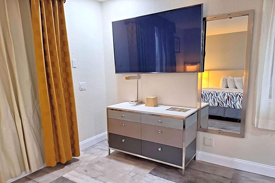 Travelodge by Wyndham Indianapolis Speedway