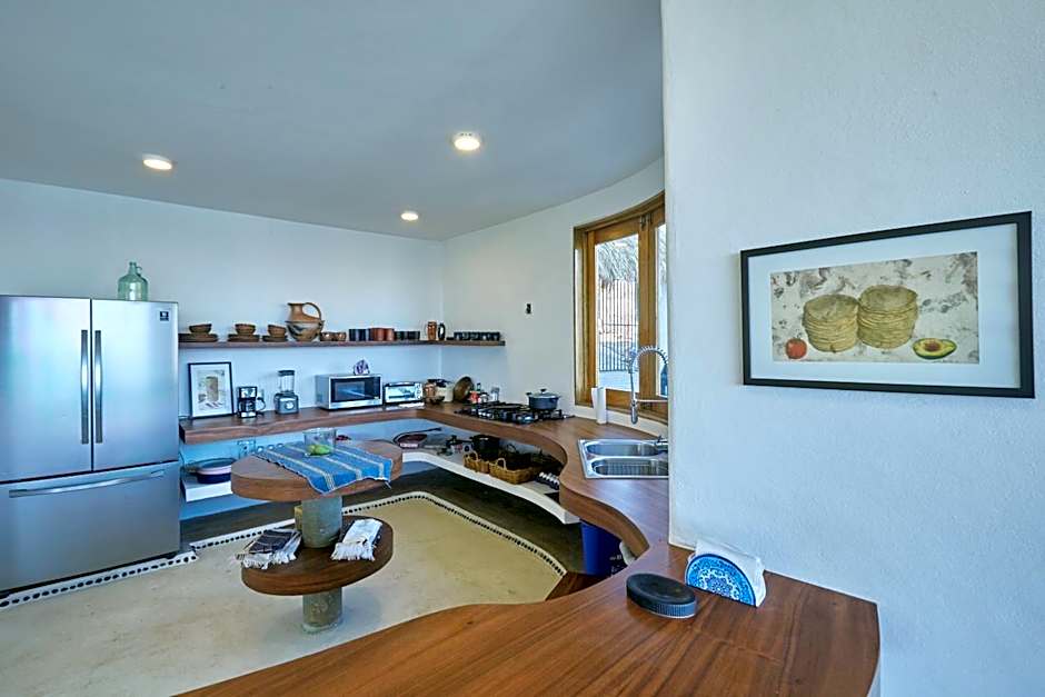 Casa Roni by Xeno - 5 Bedroom Luxury Villa with Ocean View