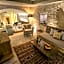 Nino Cave Suite