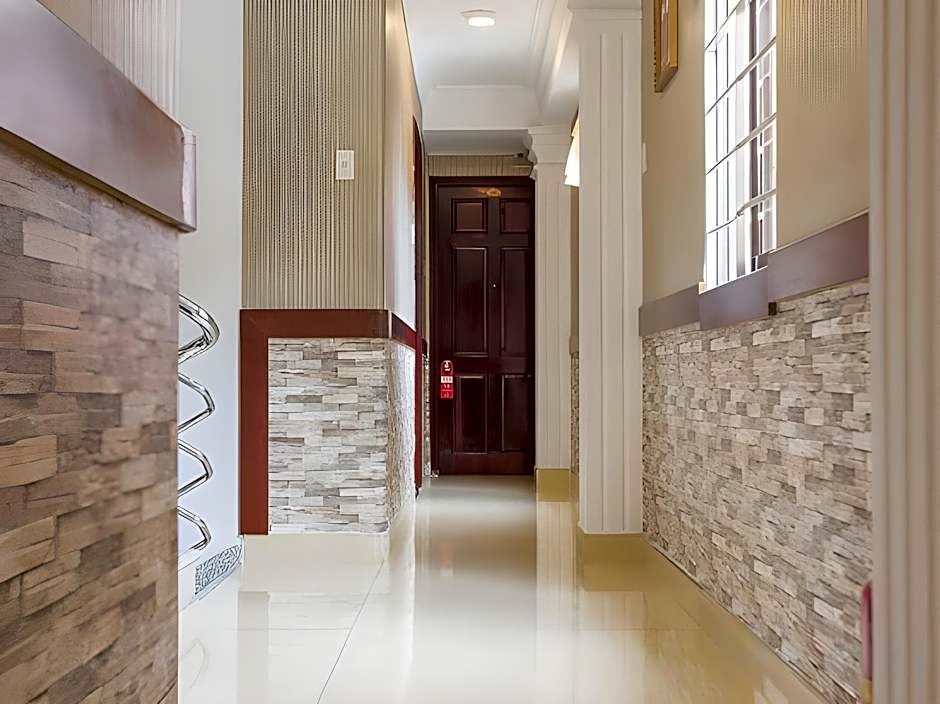 Little Brick Saigon Hotel