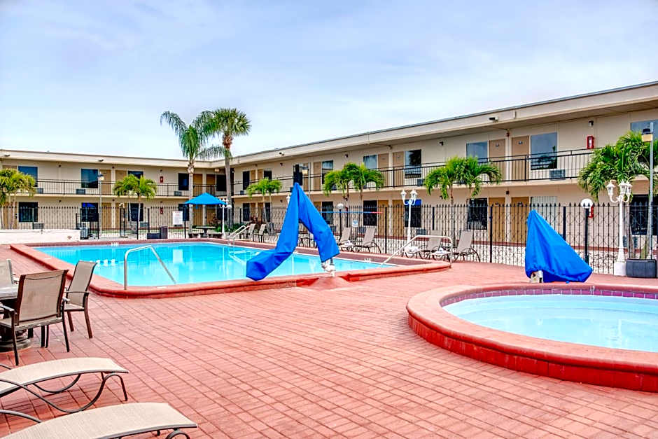 Super 8 by Wyndham St. Petersburg