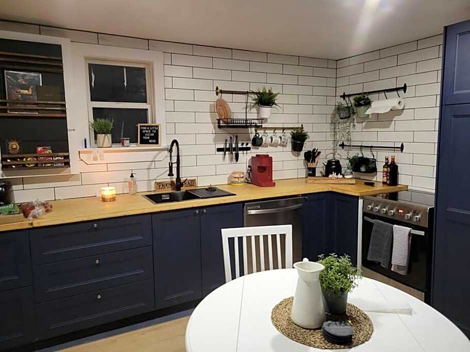 The Old Kettle Cabin with Hot Tub