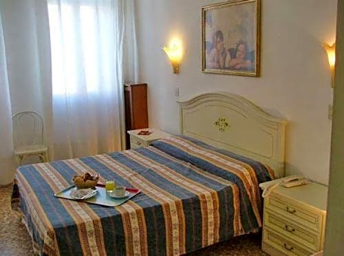 Hotel Airone