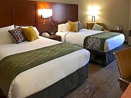 2 Queen Beds Nonsmoking