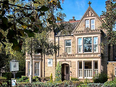 Ascot House Hotel