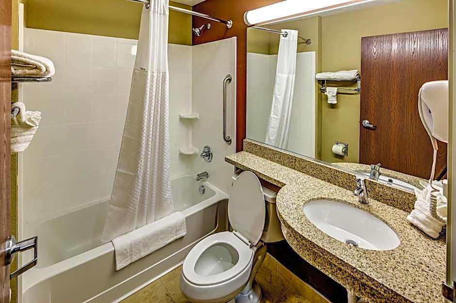 Microtel Inn & Suites by Wyndham North Canton