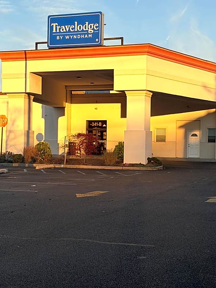 Travelodge by Wyndham Bellmawr