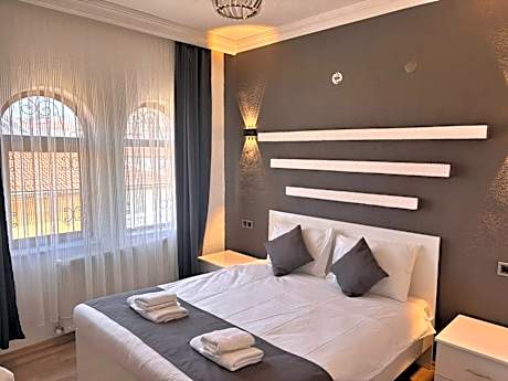 loopy lodge hotel