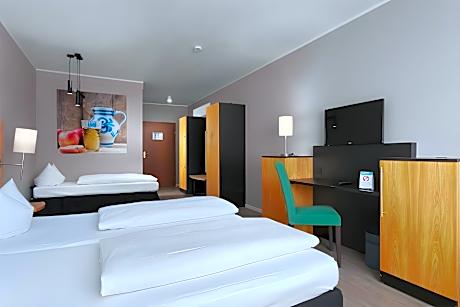 Bunk Bed Room for 4 People - B