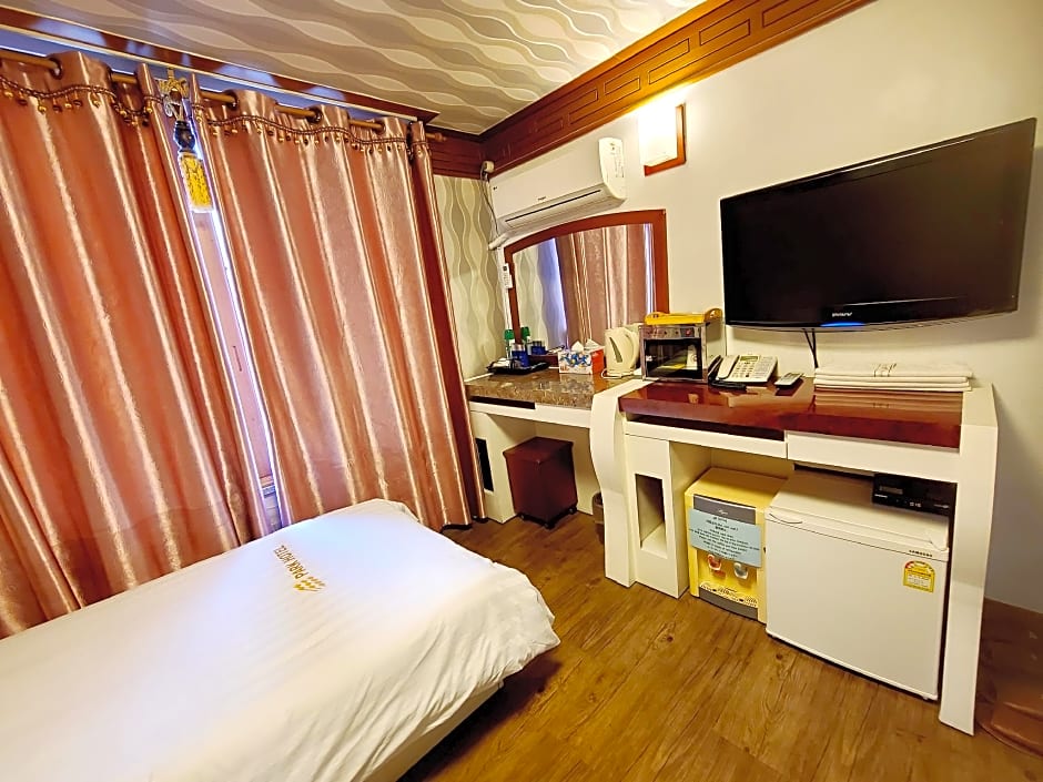 Goodstay Andong Park Hotel