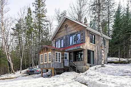 Charming Cottage In a Peaceful Forest & Calm River