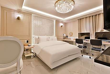 February Riverside Gyeongsan