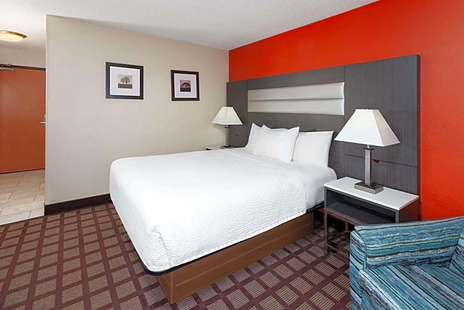 AmericInn by Wyndham Hudson