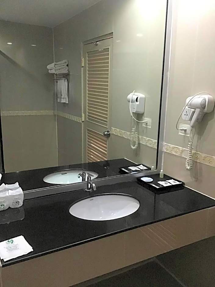Tonkoon Hotel