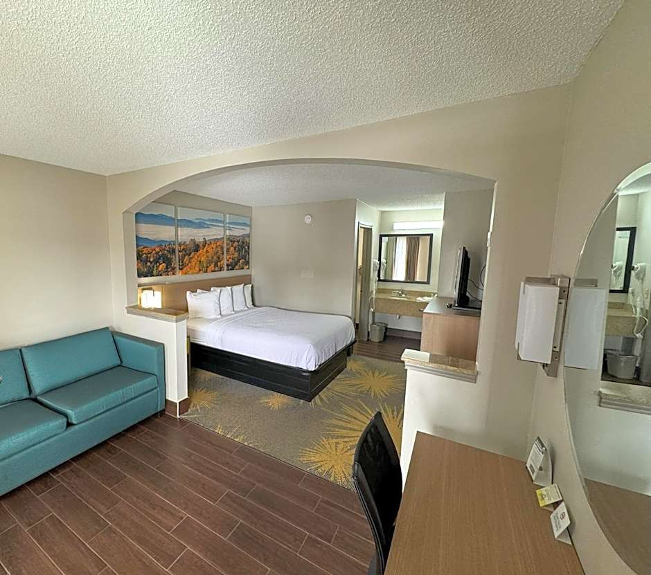 Days Inn & Suites by Wyndham Tuscaloosa - Univ. of Alabama