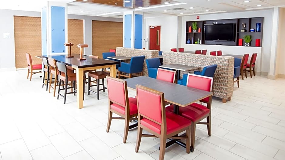 Holiday Inn Express & Suites Knoxville - Farragut by IHG
