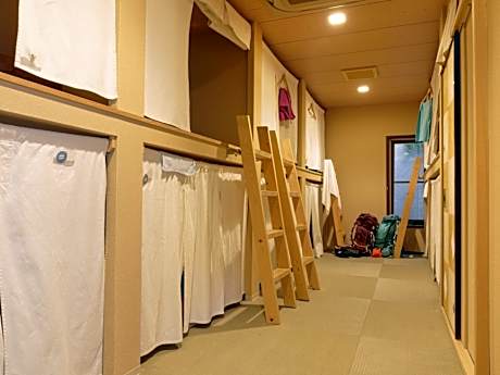 Bed in 10-Bed Mixed Dormitory Room (Adult Only)