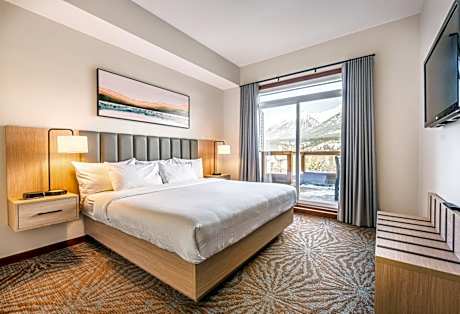 Two-Bedroom Apartment with Mountain View