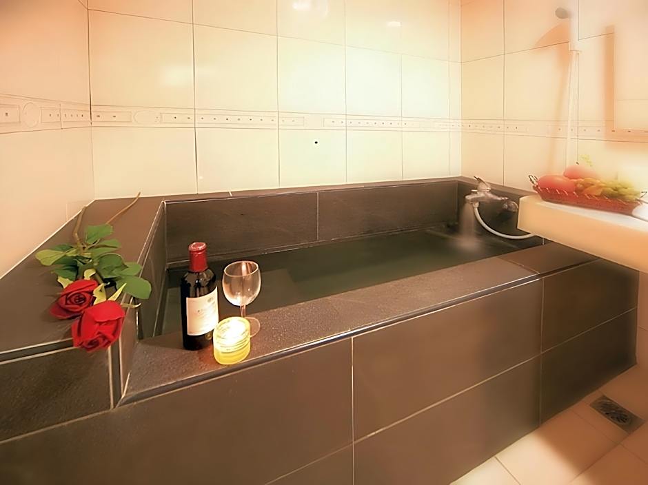 Ming Lu Holiday Hotel