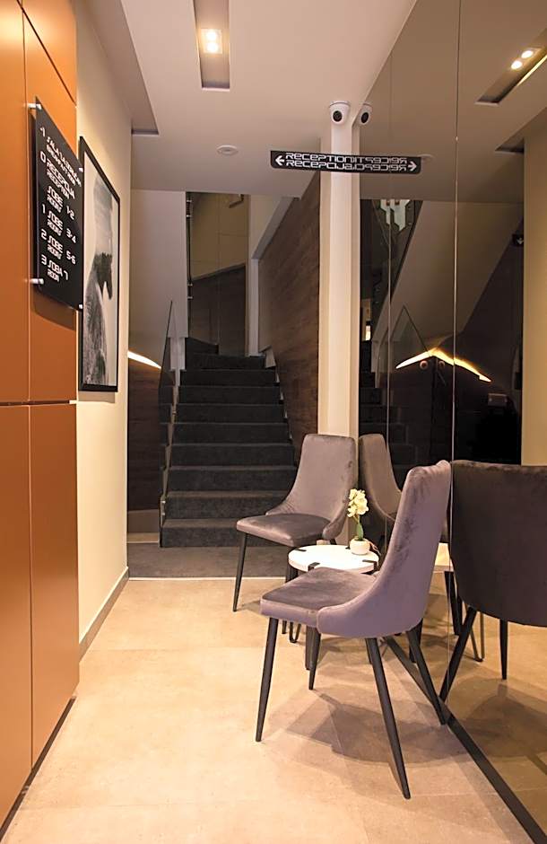 BOUTIQUE 25h by Eva stay 018