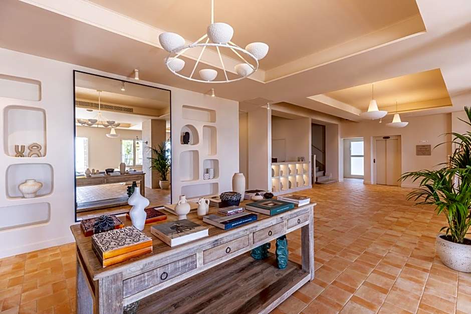 Hoposa Pollentia - Adults Only