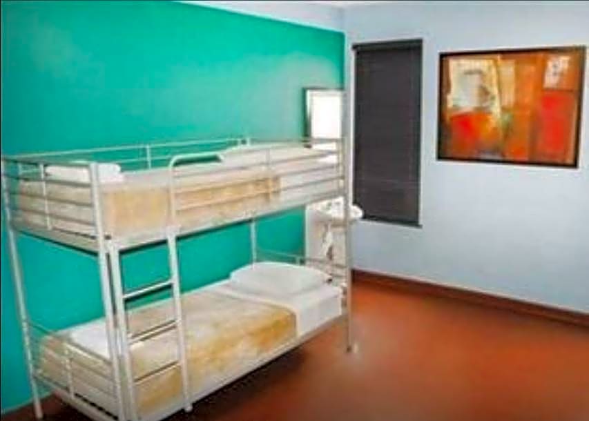 Broadway Hotel & Hostel