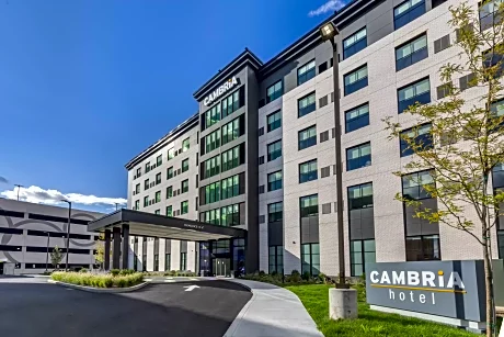 Cambria Hotel  New Haven University Area
